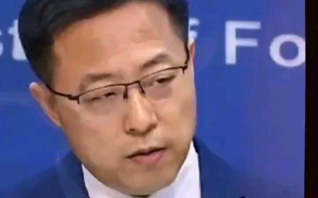 坚哥一个眼神教你做朋友帅的很