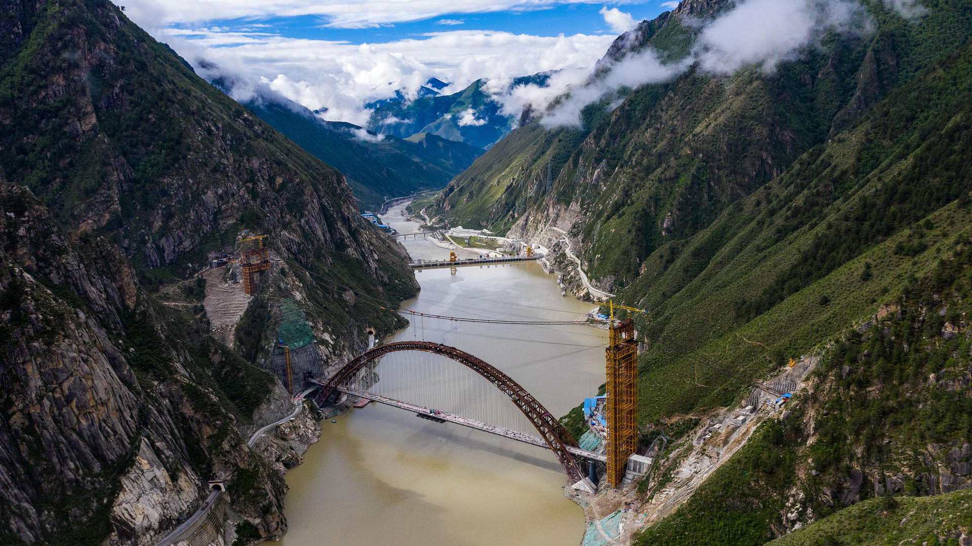 雅鲁藏布江建超级大坝，印度愤怒阻止，为何中国发展要迁就你？