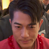 郭富城春晚后台下班花絮 与粉丝合影签名