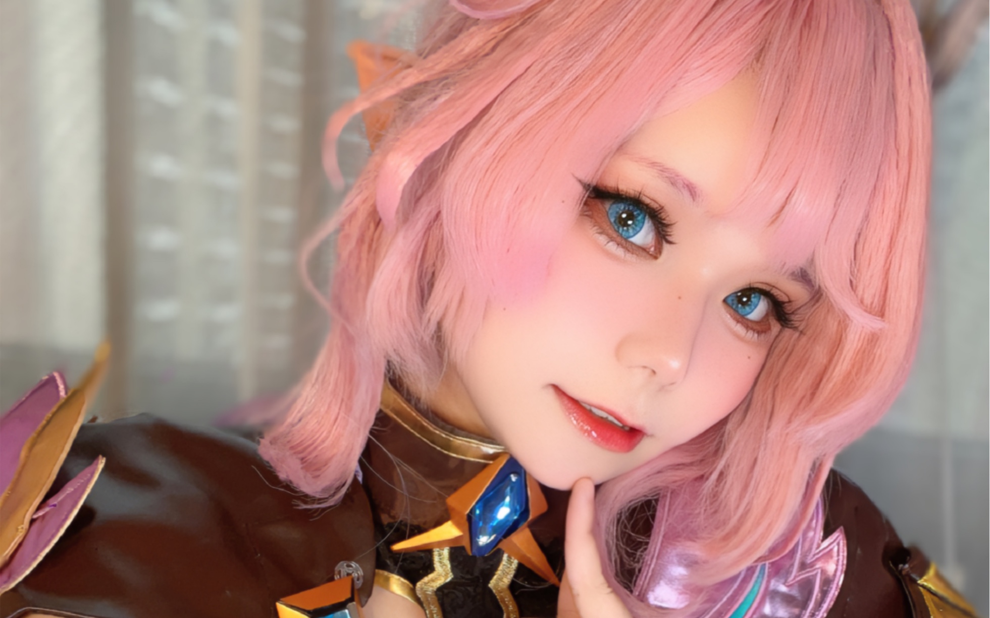 [Alessia cos] Who's the first person that comes to mind when you think of a cute girl with pink hair?