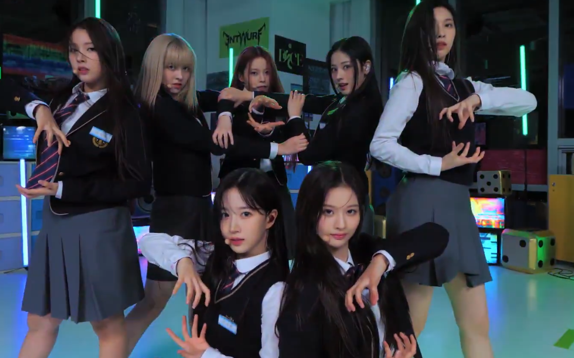 青春活力！NMIXX最新回归曲 DICE 校服版表演视频公开！_哔哩哔哩 (゜゜)つロ 干杯bilibili