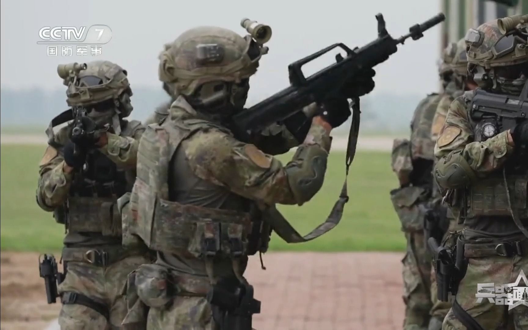 【解放军—PLA】长春航展空突分队营救行动演示