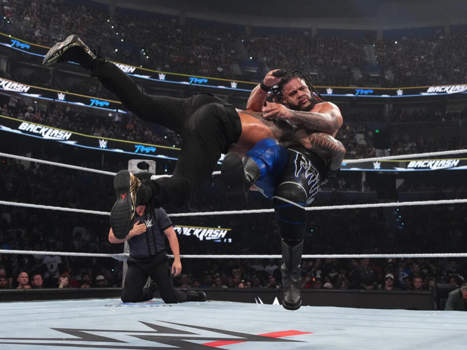 【WWE爆裂震撼】罗曼恶战狼人！塞纳重磅消息！选手疑似退役！