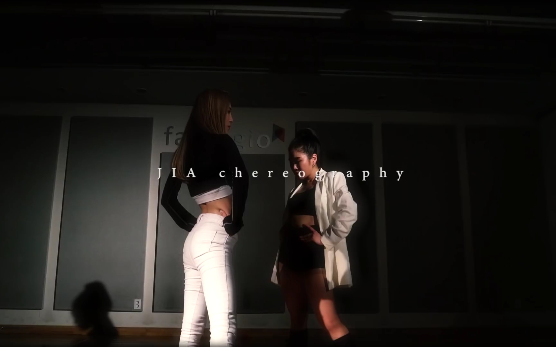 韩女团hellovenushellovenusseoyoungdancepractice马戏团