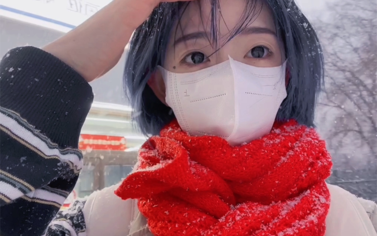 The eye is the smallest lake.