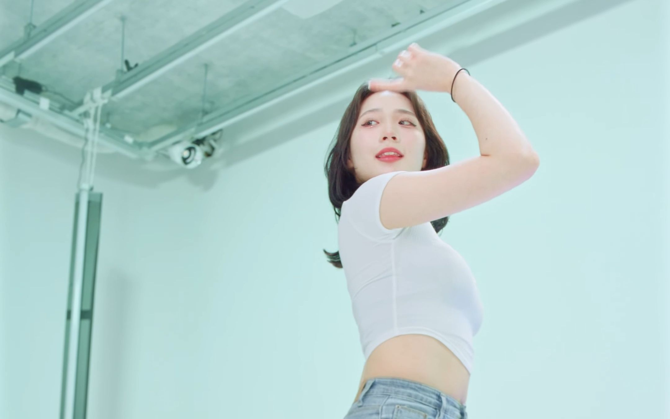 Jung In, Spicy, long pants, side view