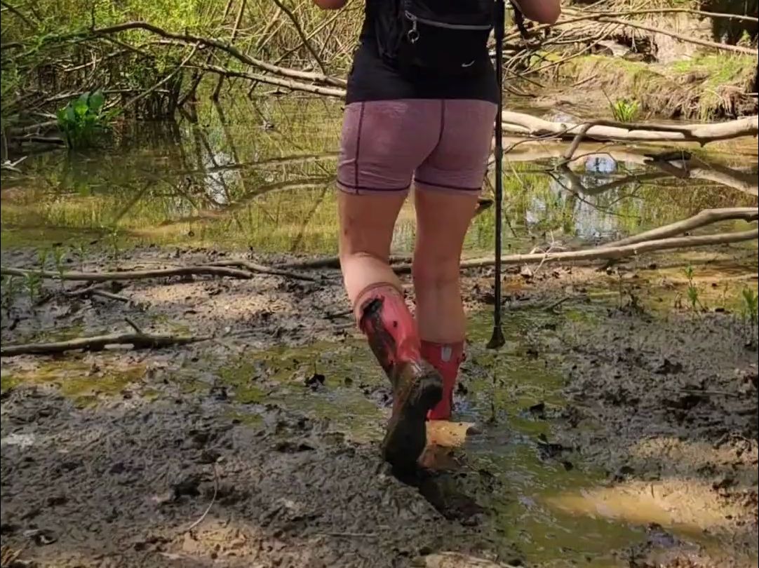 Deep mud raiding in my old #rubberboots #hunterboots