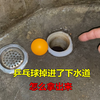 乒乓球掉进下水道拿不出来？用了很多方法都不行，师傅一招解决
