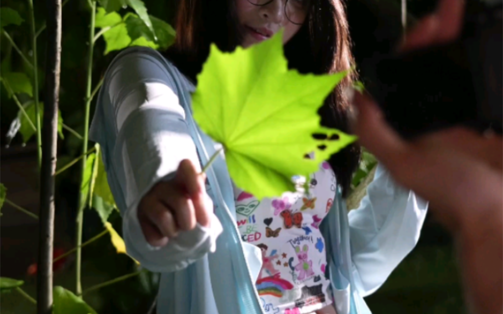 [Honey Thighs] - Youthful and energetic, hot girl cute and playful white silk + small tank top hot pants