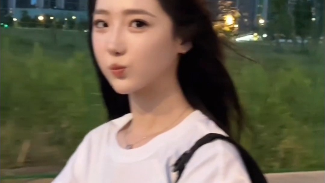 小寒寒：拒绝女色，拒绝个屁，好色广东欢迎你