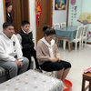 儿子保护妈妈的举动震撼了爸爸
