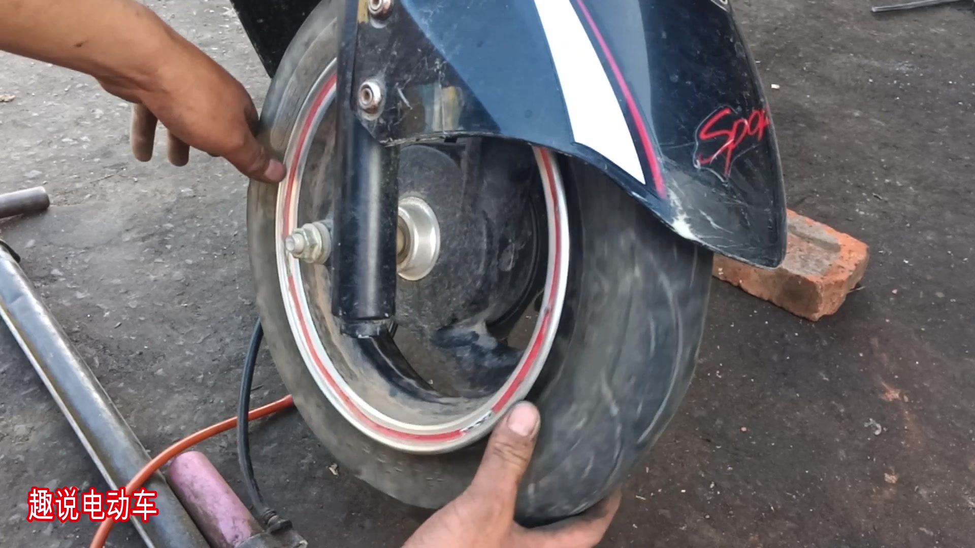 5秒安装真空胎 BETO真空胎专用打气筒评测 - 美骑网|Biketo.com
