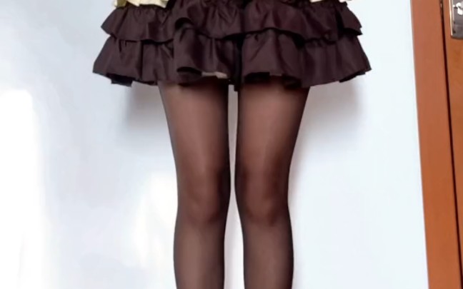 Maid's outfit with shrimp thread and black silk, which does not take you down