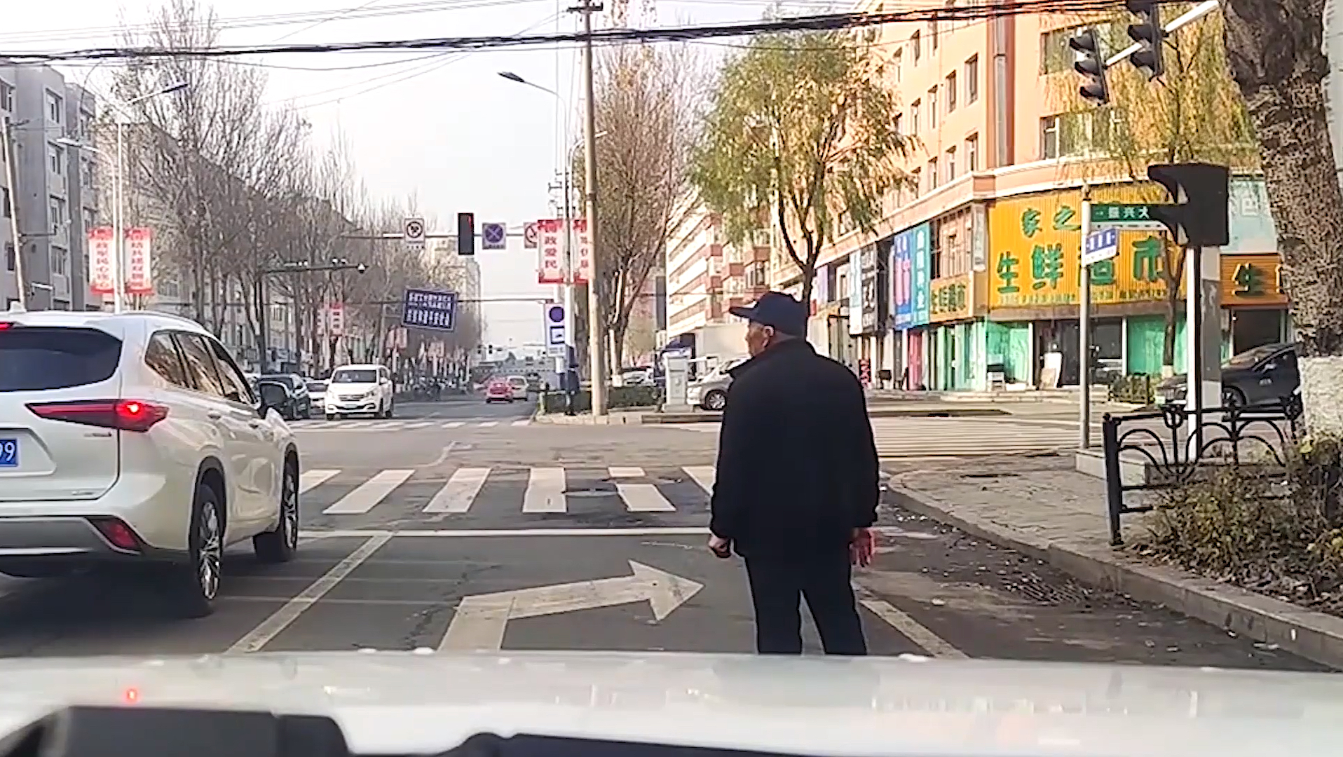 大爷故意碰瓷，还好我留了一手
