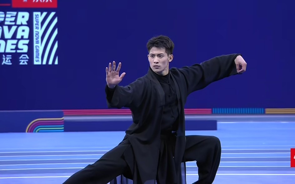 张峰超新星全运会师出成家班一套完美拳术斩获武术冠军
