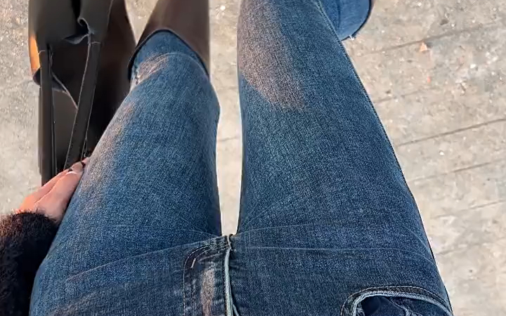 长靴牛仔裤美女诱惑