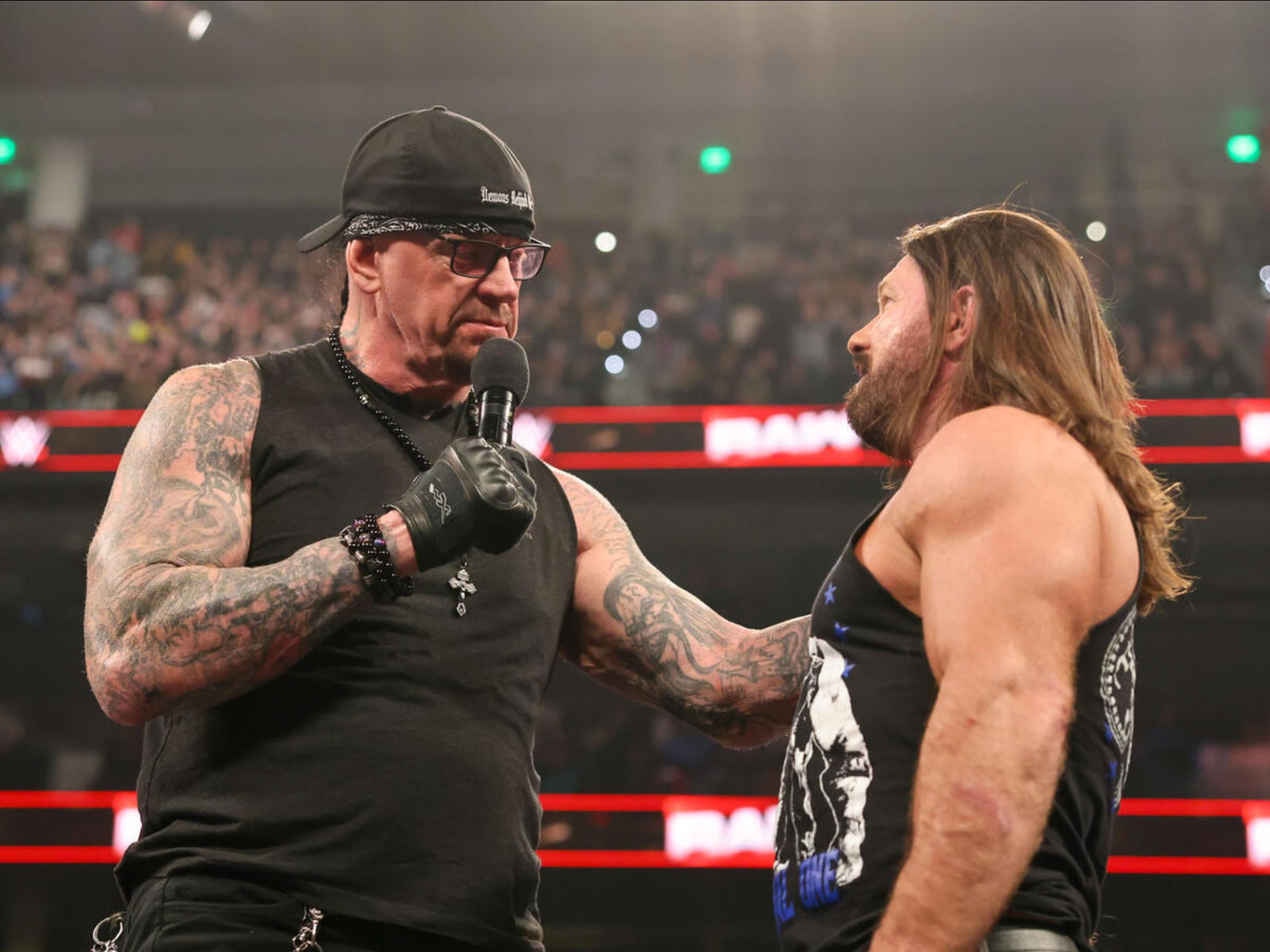【WWE RAW 2/24】AJ正式退役！送葬者惊喜亮相！大布回归！