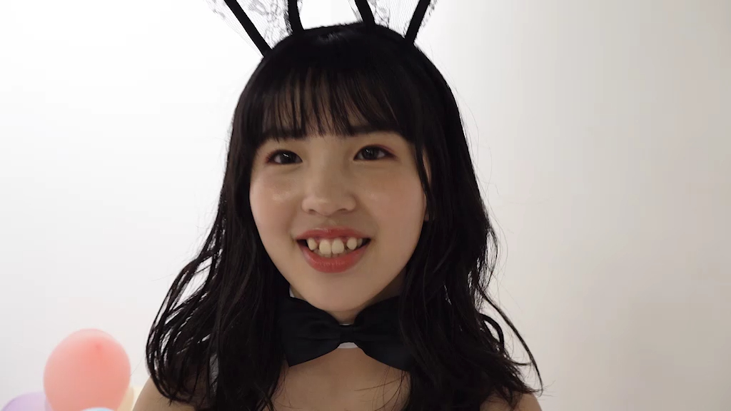 Ami Mabe兔女郎登场