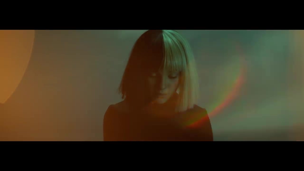 【sia】洗牙为动画电影《小马宝莉》原声献唱新单rainbow官方mv