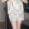 任县服装店老板娘