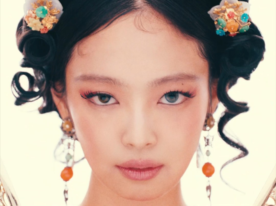 JENNIE新曲ZEN MV公开