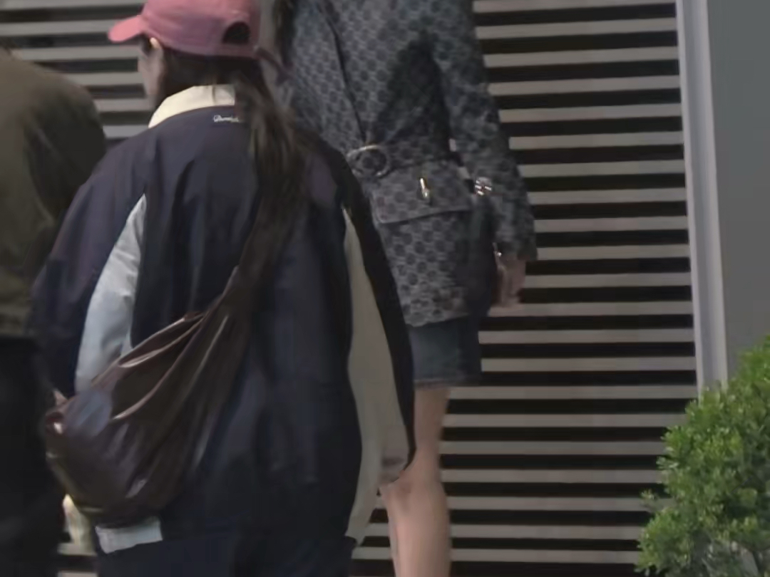 周雨彤时尚街拍大片