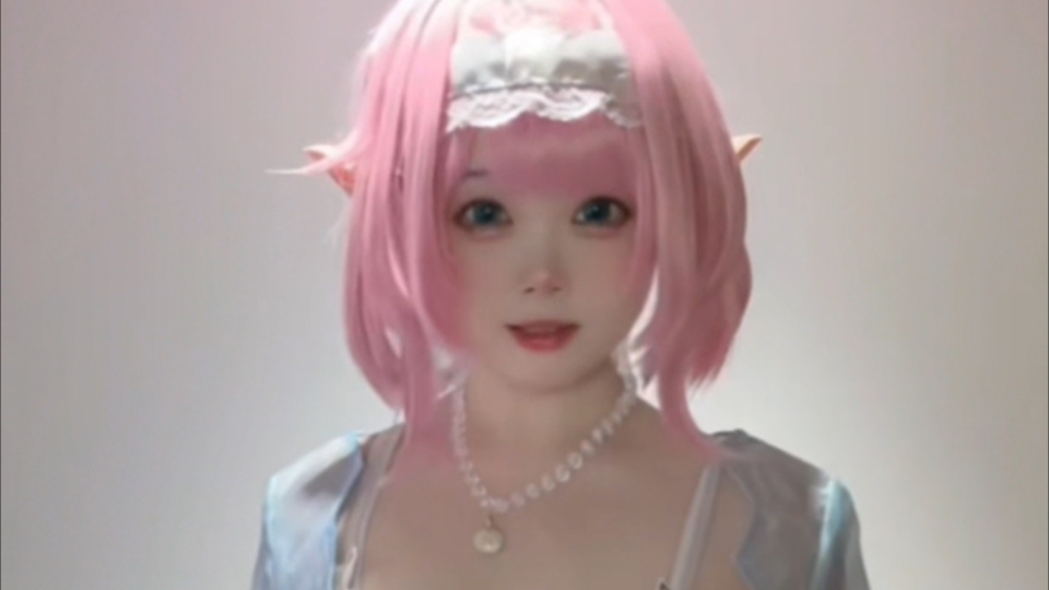 Alessia looks good in anything.