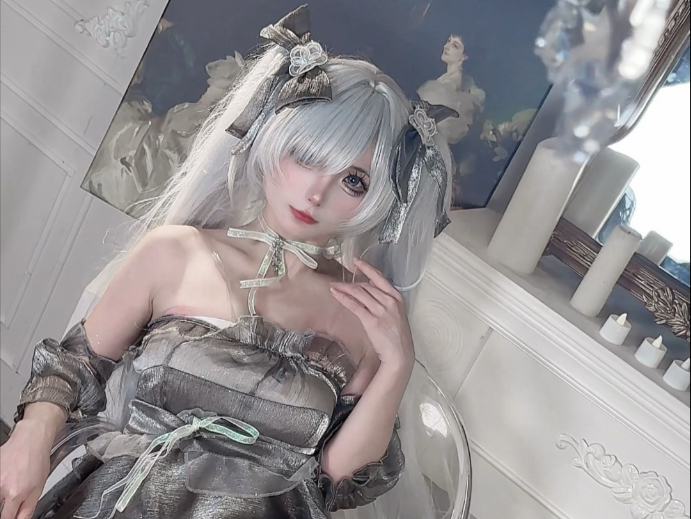 a sudden rags-to-riches celebrity