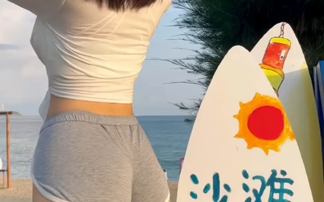 How can you get tired of looking at the sea?