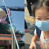 爸爸接娃放学出奇招，女儿一秒找到爸爸，一看“神器”让网友笑喷