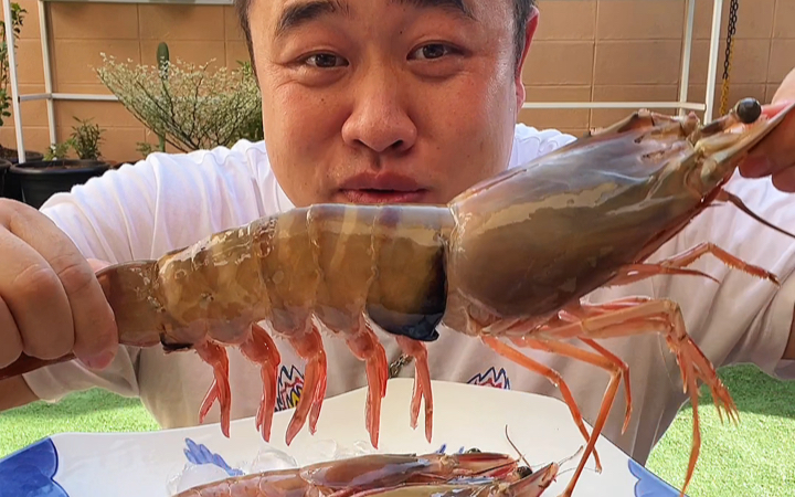 泰国美食：泰式的生腌巨无霸虾中之王黑虎虾做出百年老店的味道忙碌一天也值得