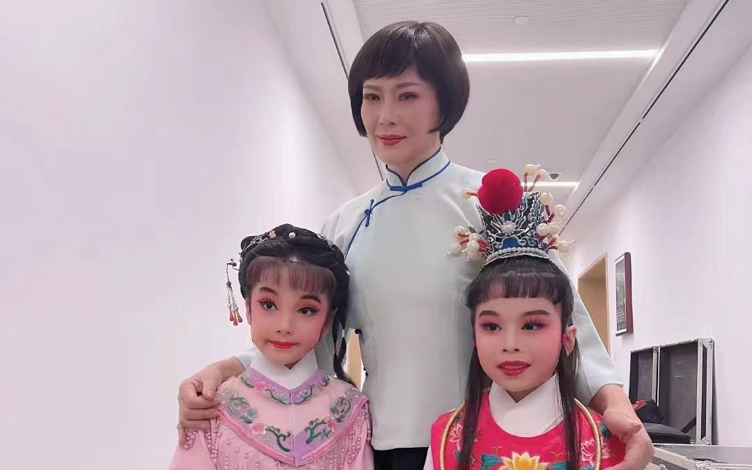 【纪念越剧宗师王文娟专场】舒锦霞《忠魂曲》出场掌声雷动,一句一个