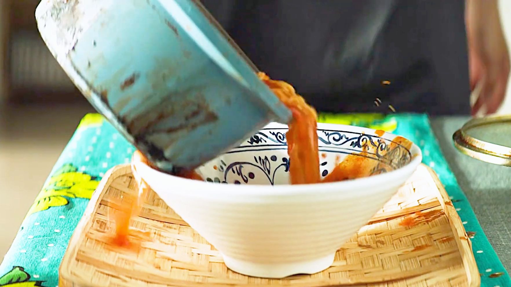 ”他每天都煮一碗韩国最贵的泡面，他却一口没吃过，只用来拍照发朋友圈！ “《弄丢了手机》