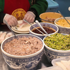 贵州贵阳集市：民生路好吃街，贵阳碗儿糕，遵义米皮，凯里酸汤饭……古老的一条街，小小的苍蝇店，皆是贵阳人舌尖上的烟火日常。（晶晶美食旅行记