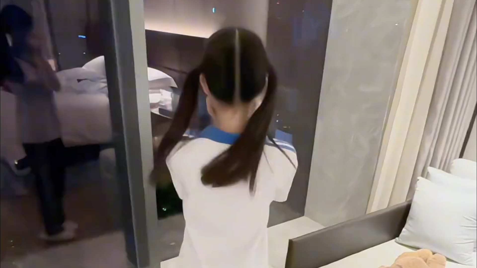 校服一穿 又贵两百