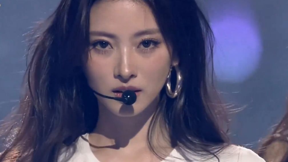 MEOVV Cover Abracadabra 250803舞台