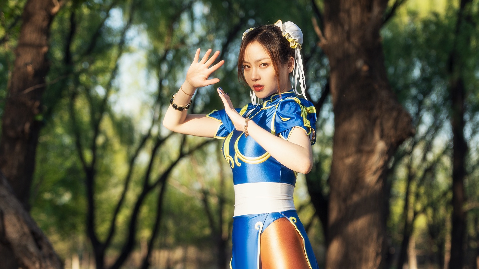 春丽cosplay，又美又飒，可惜裙摆穿反了