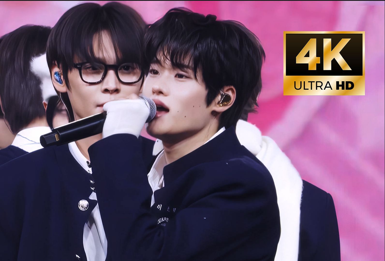 【4K 60帧】现场舞台公开！RIIZE《Hug》（250112 SMTOWN）