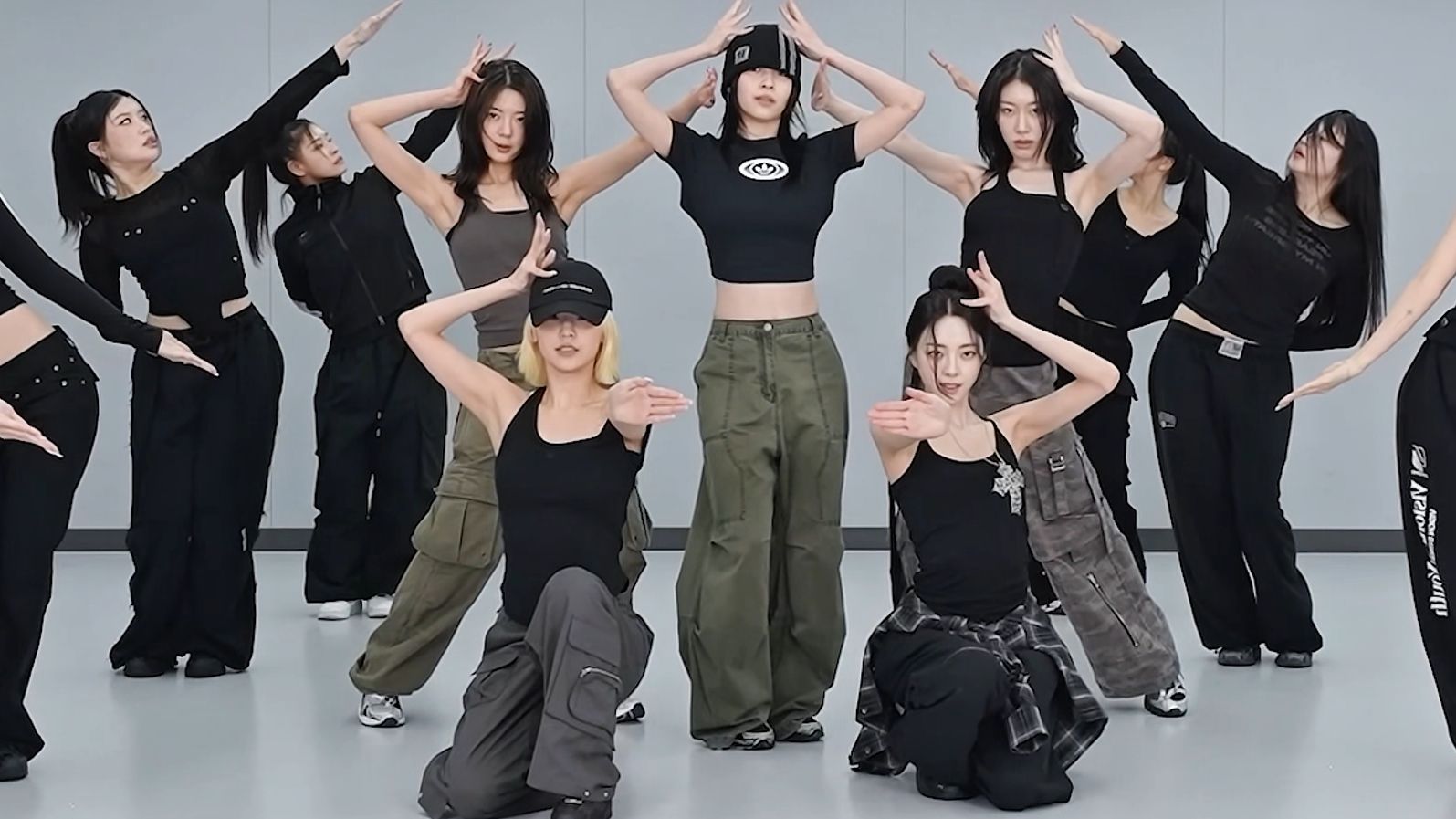 『4K镜面扒舞』ITZY最新回归曲TUNNEL VISION镜面放大练习室 放大+加亮+音源替换 慢倍速 分段循环 副歌单P 扒舞用