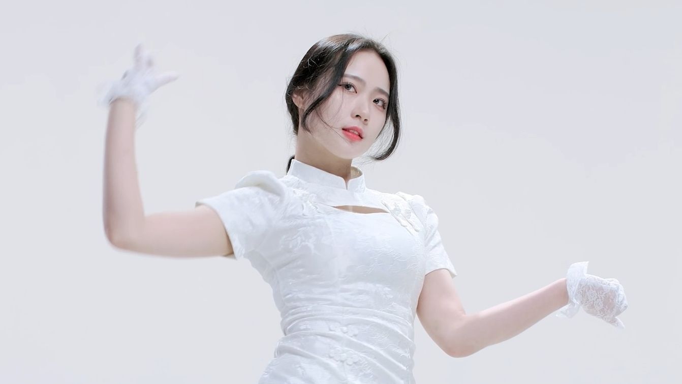 Jung In joker white cheongsam