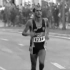 2004年雅典奥运会马拉松比赛上感人的一幕，虽然痛失金牌，他却选择微笑面对