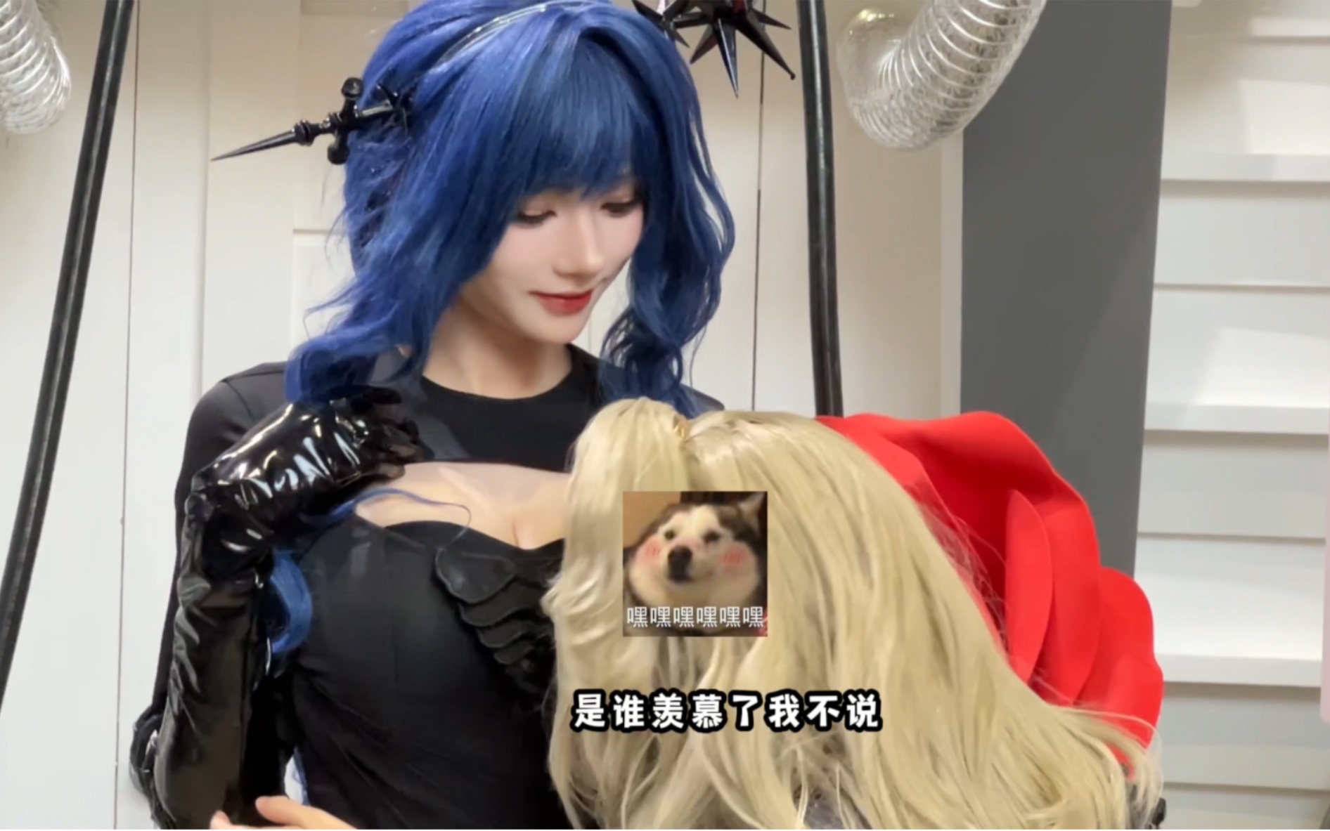 When a French schoolgirl goes to Comic-Con with an oversized rose and this happens to her?!!!!