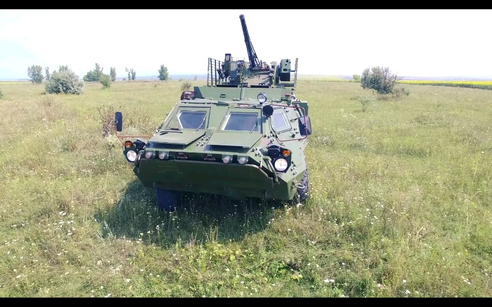 乌克兰陆军BTR-4轮式装甲车