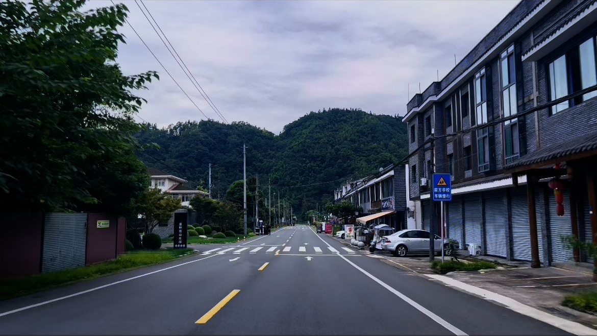 【4K 60FPS】驾驶在四川 从西岭雪山驾车前往成都（2025.9）