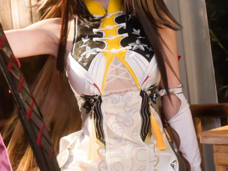 再叫声师姐听听