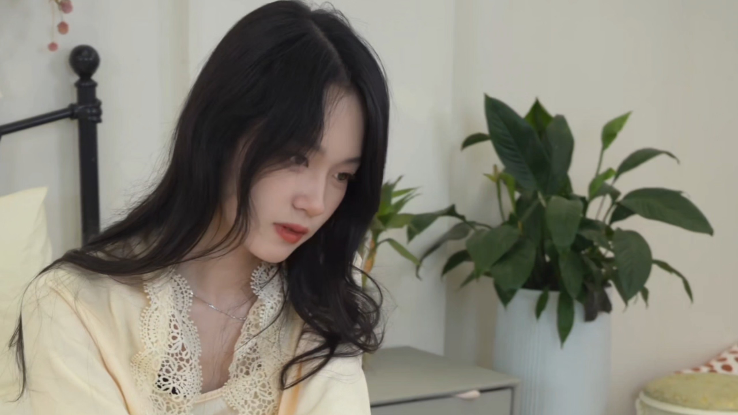 绮梦影像，顶级颜值校花小艺，4K级摄影纯享版！