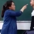 女老师怒骂学生自称黑社会，全班同学鼓掌喝倒彩，对话简直太气人！