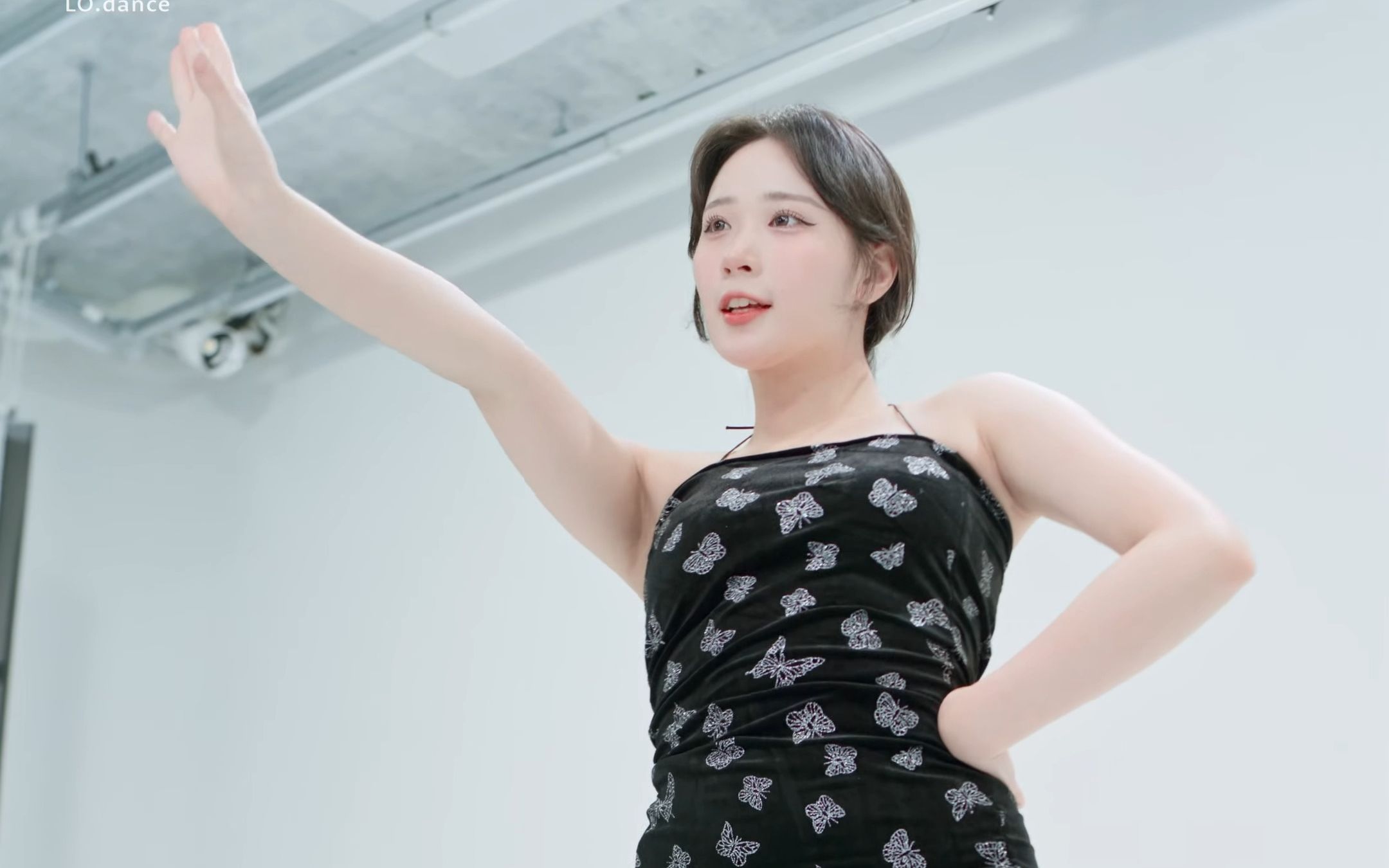 Jung In, Spicy, black floral dress, side view