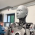 英国科技厂商发布先进的Ameca人形机器人，面部表情丰富
