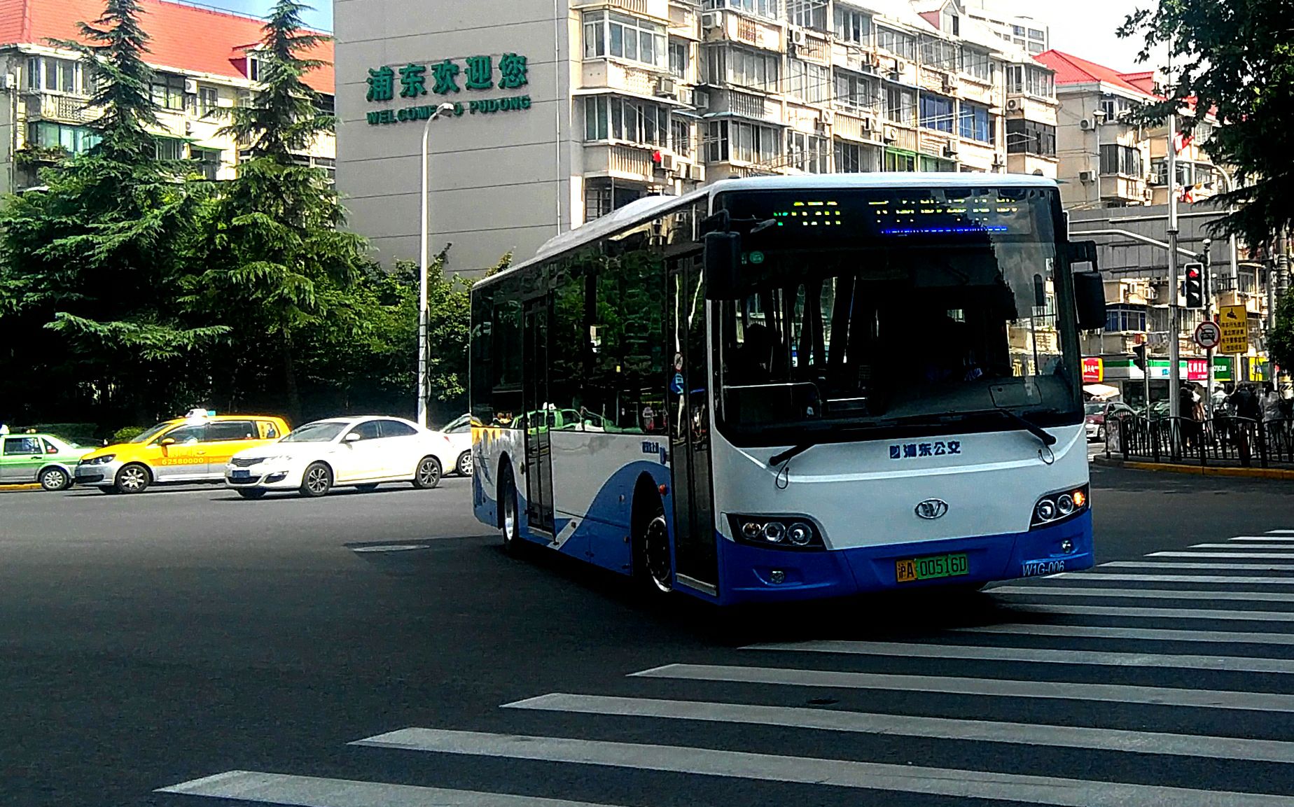 【便民】助力绿色低碳出行，浦东这条公交线路开展新能源车置换_手机新浪网